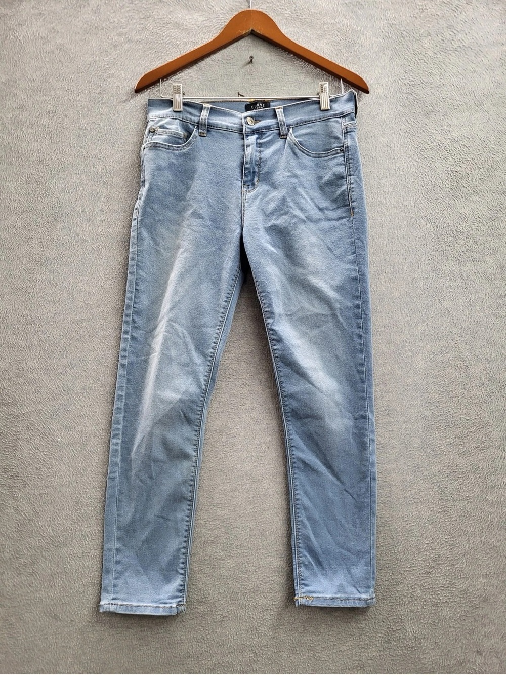 Light Wash Women's Skinny Jeans — Classic Stretch Denim